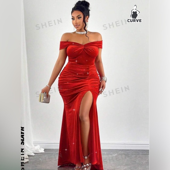 Red Velvety Off-the-Shoulder Cocktail Dress Size 4XL - Picture 4 of 7